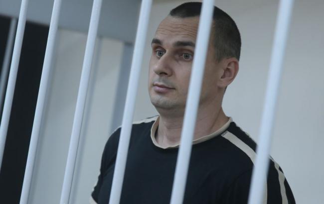 Російський суд залишив Сенцова під арештом до 11 липня