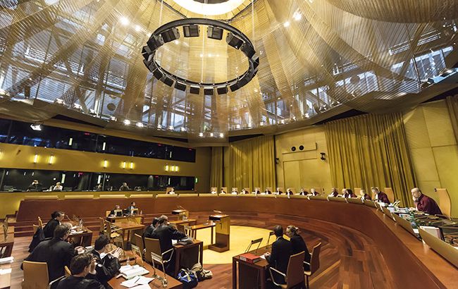 Суд ЄС визнав протиправною відмову Польщі, Угорщини та Чехії приймати біженців