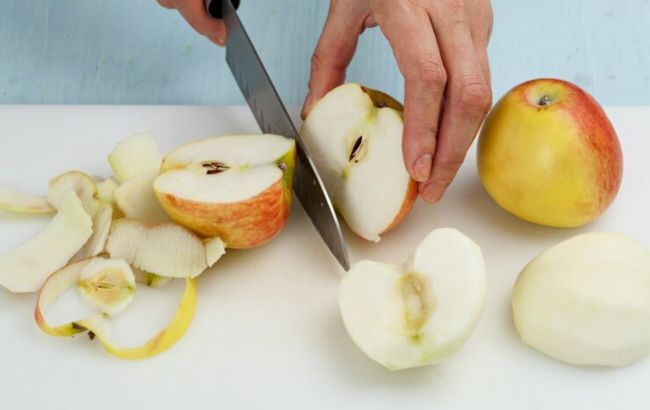 Что сделать, чтобы нарезанные яблоки не темнели: 5 простых лайфхаков