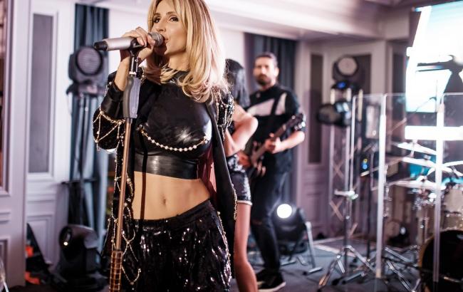 Певица LOBODA показала селфи без макияжа