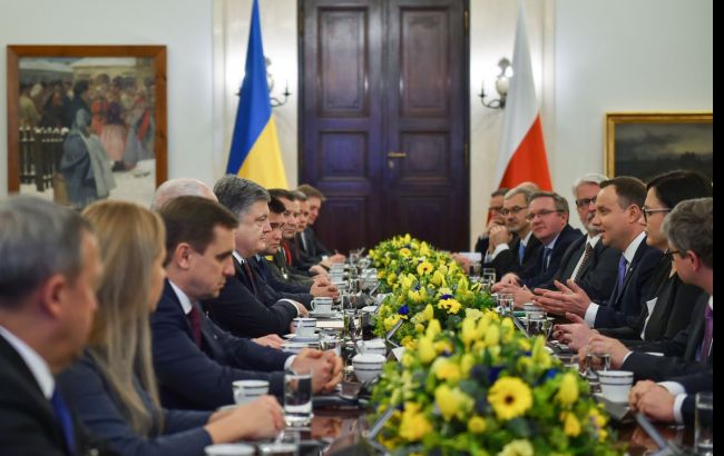 Порошенко запропонував відкрити ще 4 пункти пропуску на кордоні з Польщею