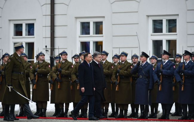 Порошенко начал официальный визит в Польшу