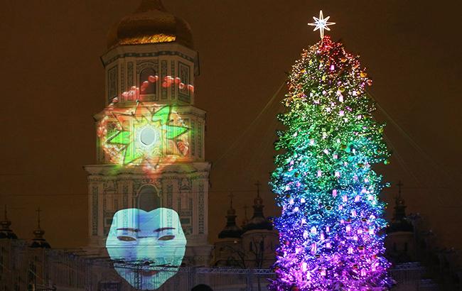 Колокольню Святой Софии в Киеве превратили в экран впечатляющего шоу (видео)