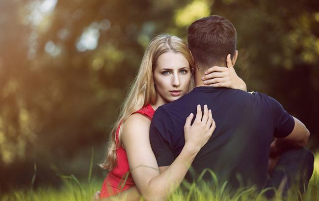 "Терпіння не пов'язано з любов'ю": психолог назвала важливу проблему у відносинах