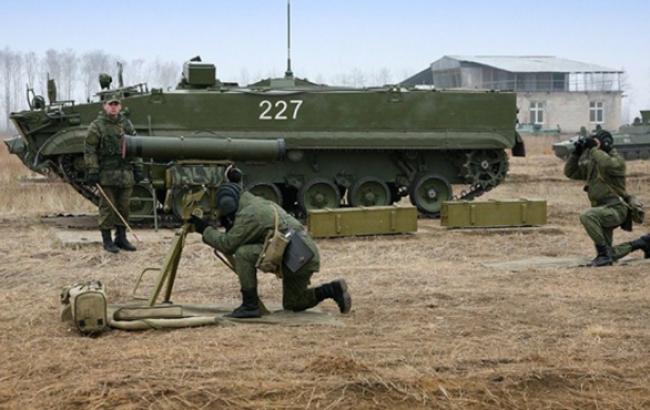 В Станице Луганской наблюдается скопление техники боевиков, - СНБО