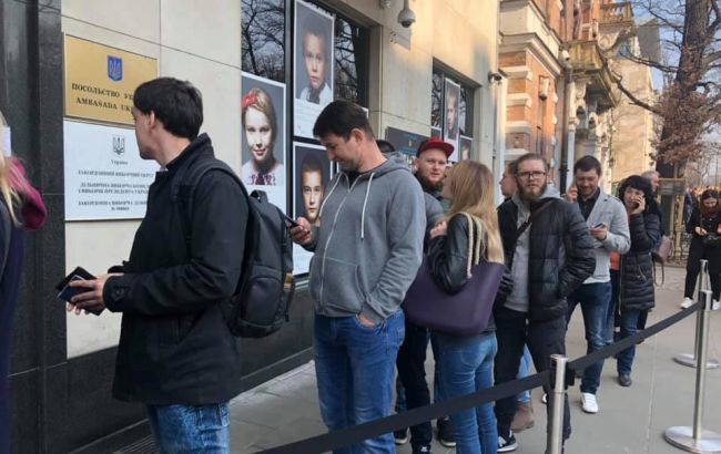 У Польщі вже проголосували більше тисячі українців