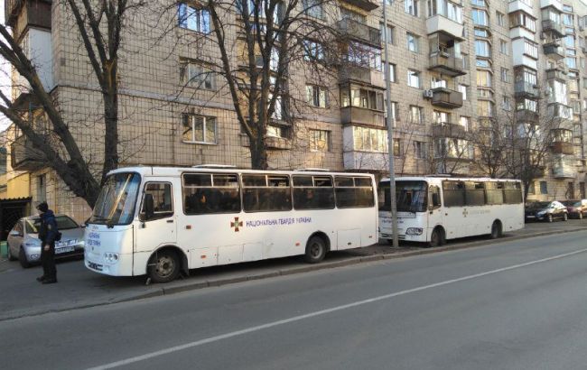 В окрестностях ЦИК стягивают автобусы Нацгвардии