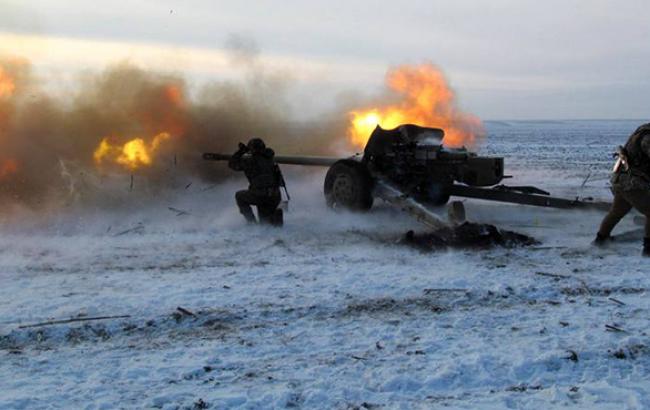 В Донецке периодически раздаются орудийные залпы, - мэрия