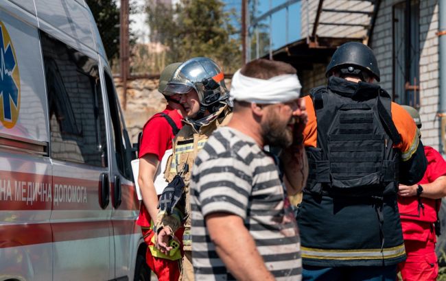 В Харькове уже более 20 пострадавших после авиаудара РФ (фото последствий)