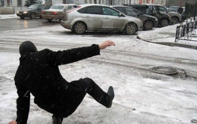 Синоптики попереджають про ожеледицю в Києві 24 грудня