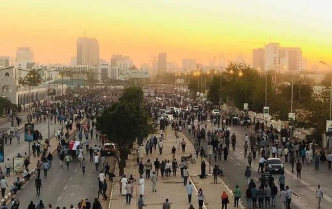 У Судані тисячі демонстрантів вимагають відставки президента