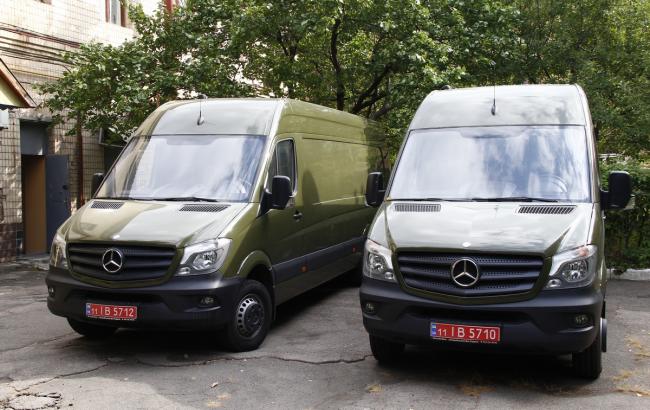 США передали 3 оборудованы мобильные лаборатории для украинской армии