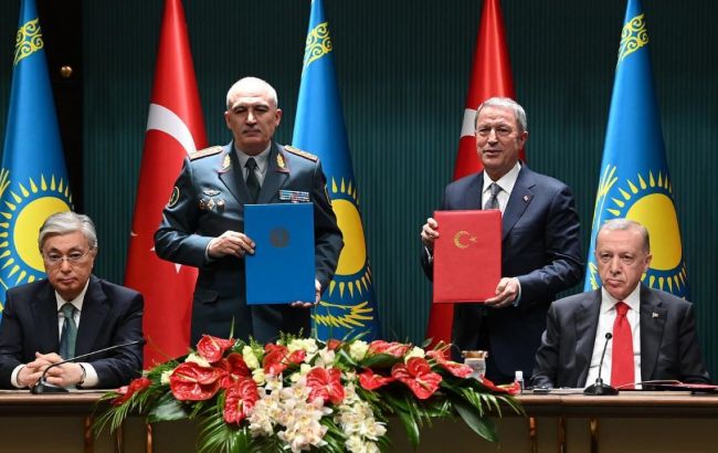 Туреччина та Казахстан домовилися про військове співробітництво