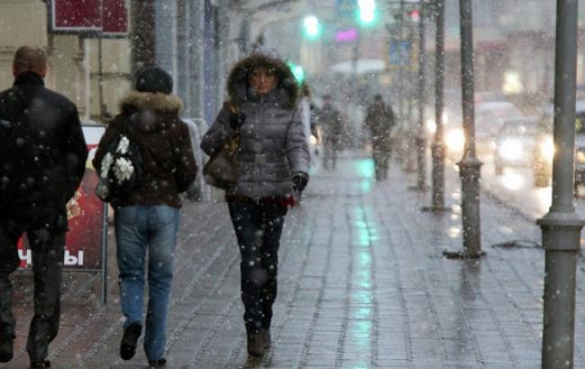 Погода на сьогодні: на сході України дощі, температура підніметься до +17