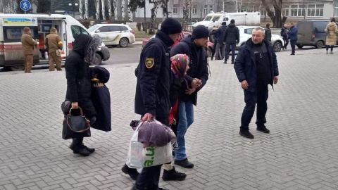 Из Волновахи эвакуировали около 400 человек: люди были под обстрелами четверо суток