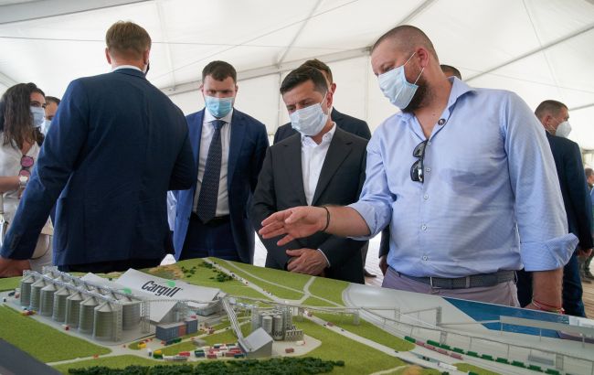 Президент проінспектував в Одесі держпорт "Южний"