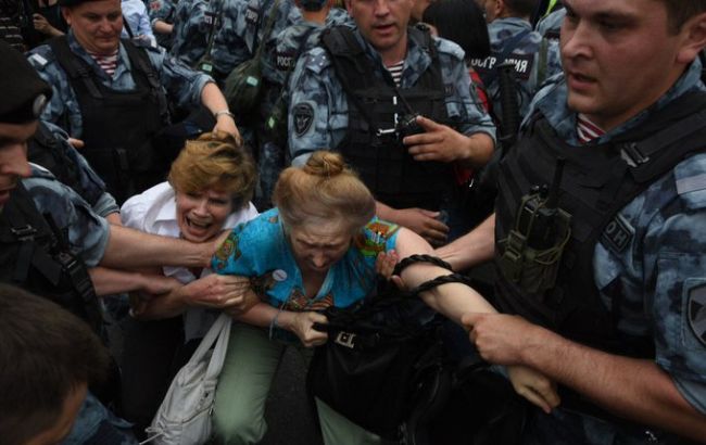 На акции в Москве задержали более 200 человек
