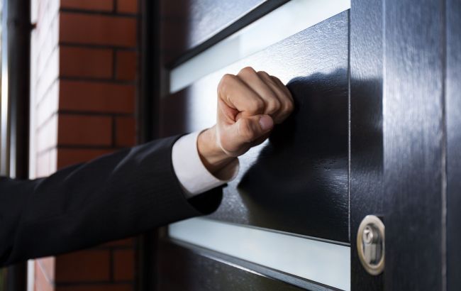 Коллекторы обрывают телефон и требуют покрыть чужие кредиты: как себя обезопасить