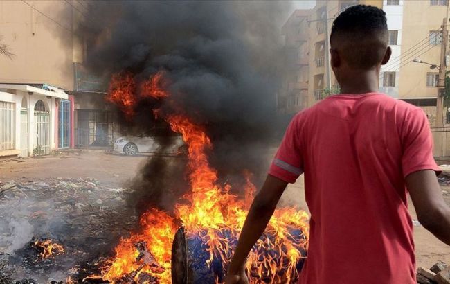 В Судане военные открыли огонь по протестующим, более 30 погибших