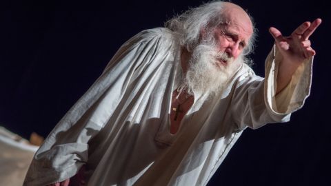 Помер зірка фільму "Папік": коронавірус нікого не щадить