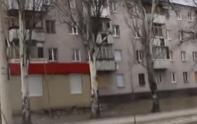 Полупустые улицы: в сети показали, как выглядит оккупированный боевиками Донецк (видео)