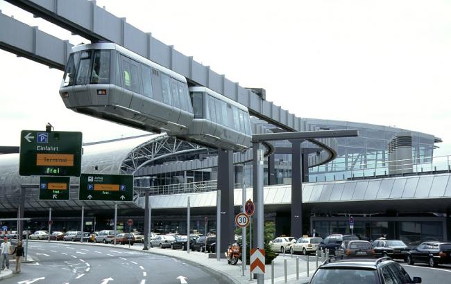 У трьох великих аеропортах Німеччини почався страйк