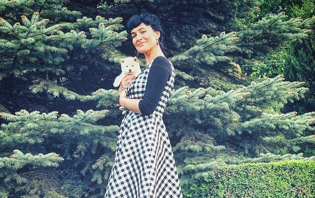 Дама с собачкой: Даша Астафьева умилила необычной фотосессией