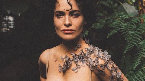 "Хочу делиться собой": чувственная Даша Астафьева полностью обнажила грудь