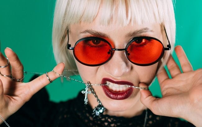 В стиле нео-нуар: Da-Sha project представила видео с постфеминистической идеей