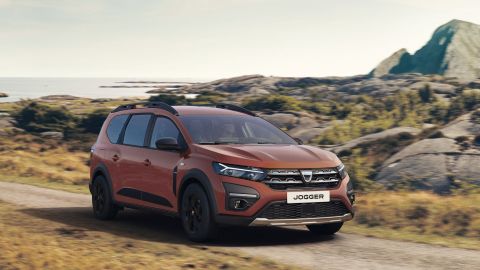 Чекаємо в Україні під маркою Renault: семимісний універсал Dacia Jogger на базі Logan показали офіційно