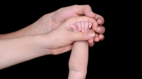 У Харківській області лікарів звинувачують у смерті відразу кількох новонароджених немовлят (відео)