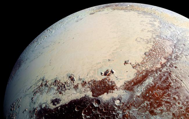 Ученые допускают существование жизни под поверхностью Плутона