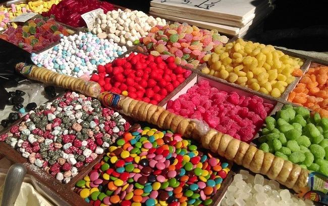 Осторожно: на рынках Украины появились просроченные продукты