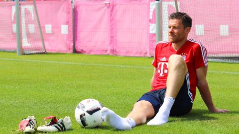 Хаби Алонсо решил стать тренером