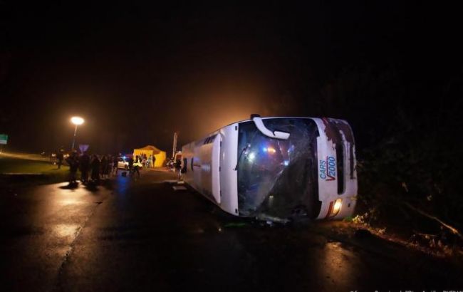 Во Франции перевернулся автобус со студентами