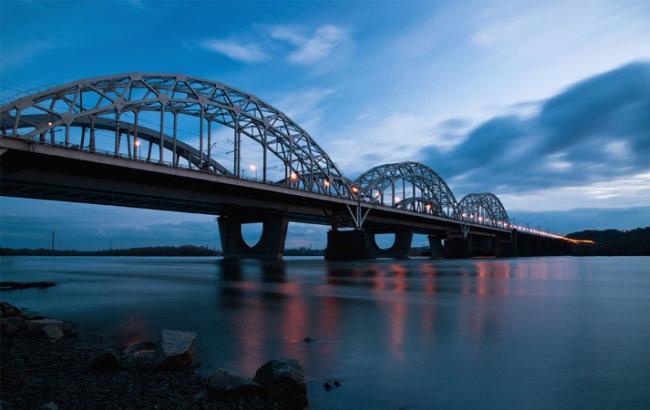Стало відомо, яким мостах у Києві загрожує обвалення