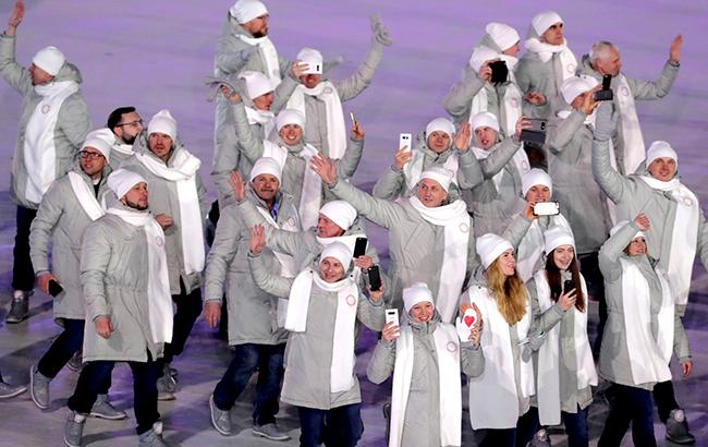 "Ввічливі сірі чоловічки": соцмережі висміяли росіян на відкритті Олімпіади