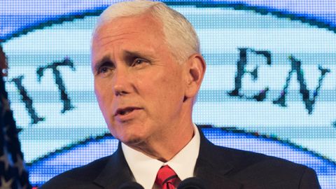 Мадуро має залишити посаду президента Венесуели, - Пенс