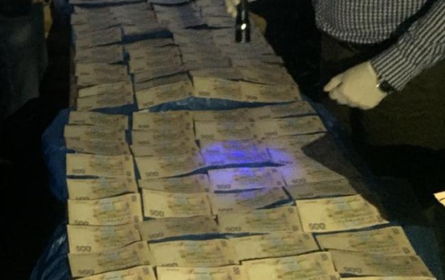 В Луганской области чиновник Пенсионного фонда разоблачен на взятке в 100 тыс. гривен