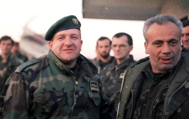 В Боснии экс-командира армии и 16 человек обвинили в военных преступлениях