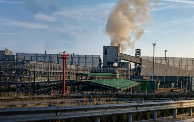У стратегічному порту Росії Усть-Луга спалахнула пожежа після атаки дронів