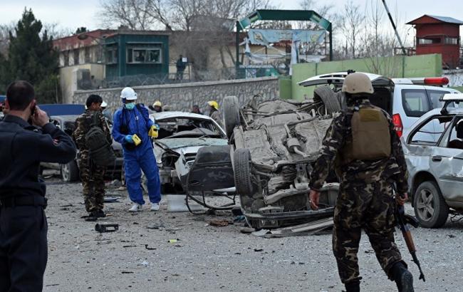 Кількість жертв вибухів у Кабулі зросла до 21