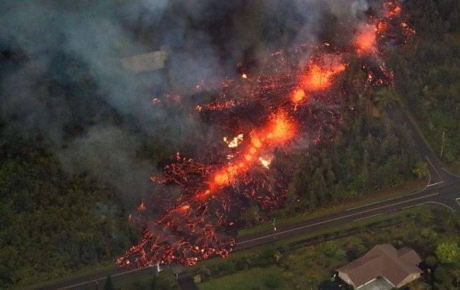 На Гавайях из-за извержения вулкана эвакуировали более 1700 жителей