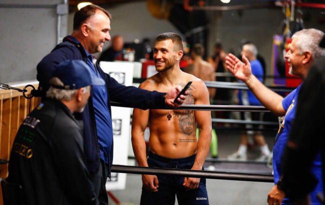 Ломаченко та Лінарес провели відкрите тренування перед боєм
