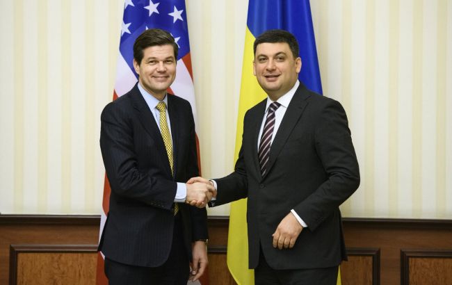 Помощник госсекретаря США Митчелл прибыл в Украину