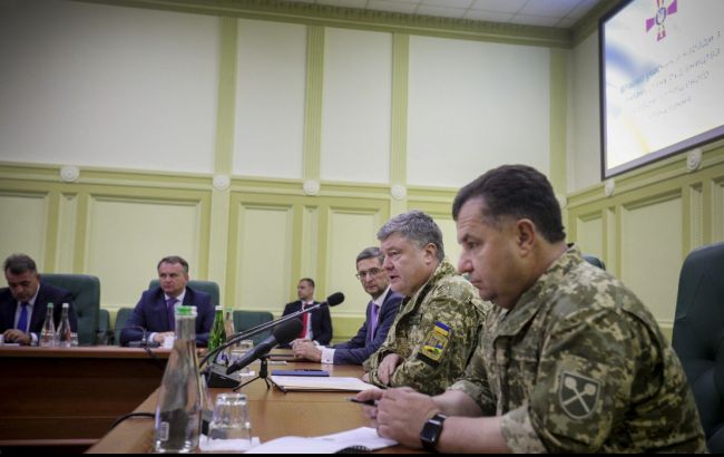 Порошенко поручил увеличить оснащенность бригад на линии соприкосновения ПТРК &ldquo;Стугна&rdquo;