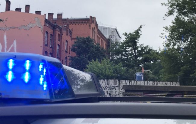 В Берлине полиция оцепила территорию вокруг школы из-за возможной угрозы