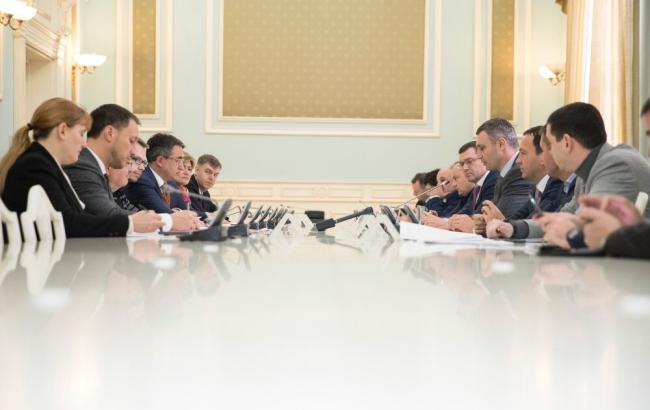 Кличко веде переговори щодо інвестицій, щоб повністю замінити тепломережу та знизити тарифи для киян