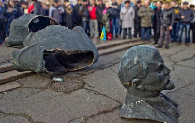 Декоммунизация в Украине завершена на 99%, - Институт национальной памяти