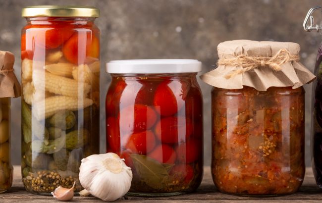 Як легко відкрити щільно закручену банку з консервацією: прості способи